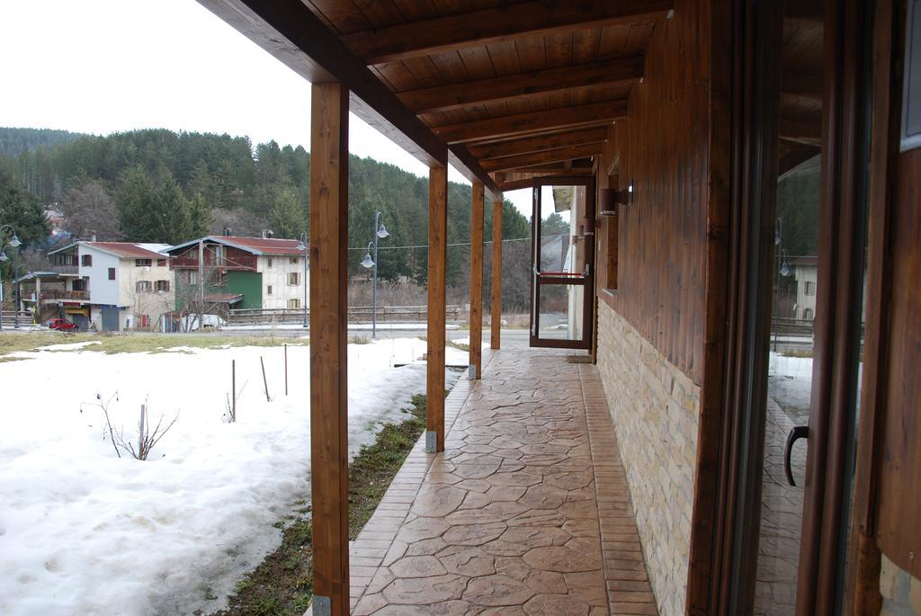 Guest House Caracas Lorica Exterior photo
